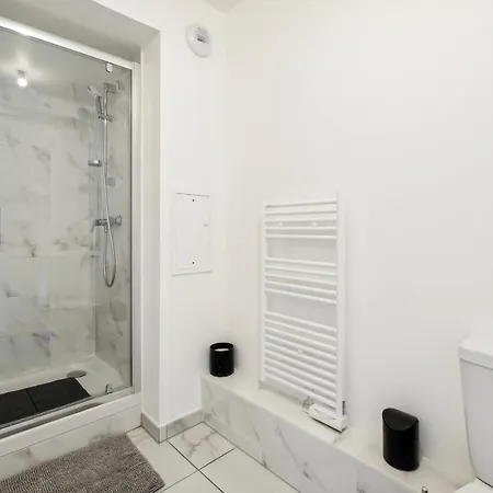 Chic Apart With Balcony Near Paris Apartment