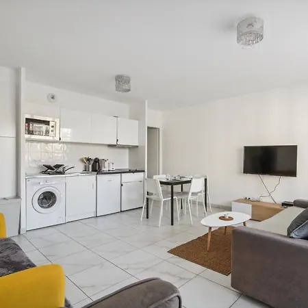 Chic Apart With Balcony Near Paris * Ivry-sur-Seine